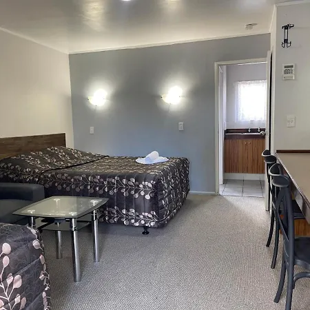 Papakura Pioneer Motor Lodge & Motel Exterior photo