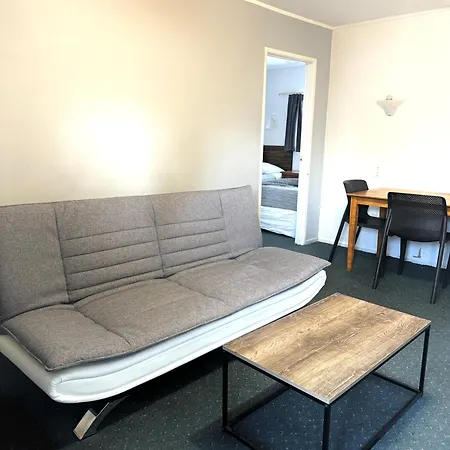 Papakura Pioneer Motor Lodge & Motel Exterior photo