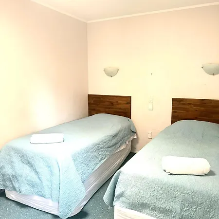 Papakura Pioneer Motor Lodge & Motel Exterior photo