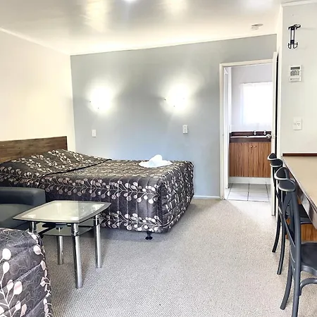 Papakura Pioneer Motor Lodge & Motel Exterior photo
